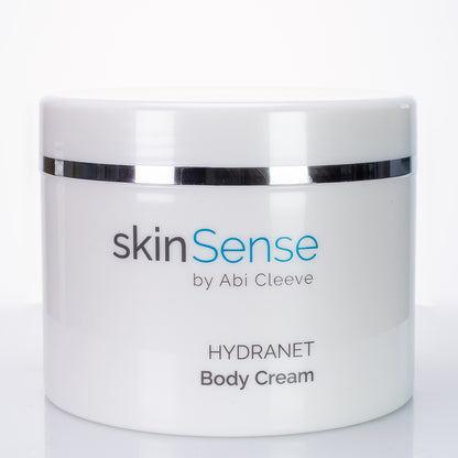 SkinSense 2 Lépéses Bőrápoló Kollekció: SkinSense Testápoló Krém 400 ml és Testradír 200 ml