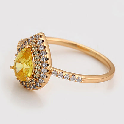 Arany tónusú Emporia Ötvözetű Gyűrű Sárga Emporia® Kristállyal és Fehér Emporia® Kristállyal