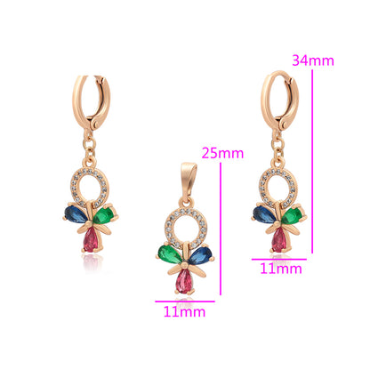 Arany tónusú Emporia Ötvözetű Szett Vörös Emporia® Kristállyal és Zöld Emporia® Kristállyal ( Fülbevaló+Medál )