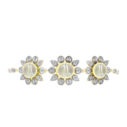 Arannyal Bevont Ezüst Karkötő Gyöngyházzal és Fehér Topázzal